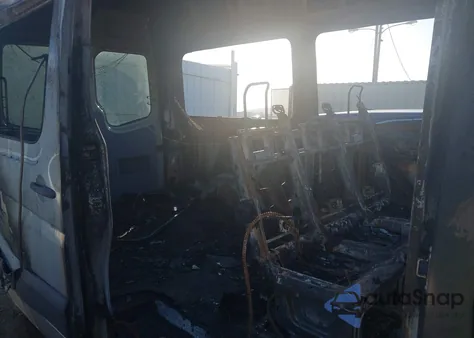 2018 Mercedes-Benz Sprinter 2500 Standard Roof V6 z USA, uszkodzony, nr VIN WDAFE7CD3JP599622